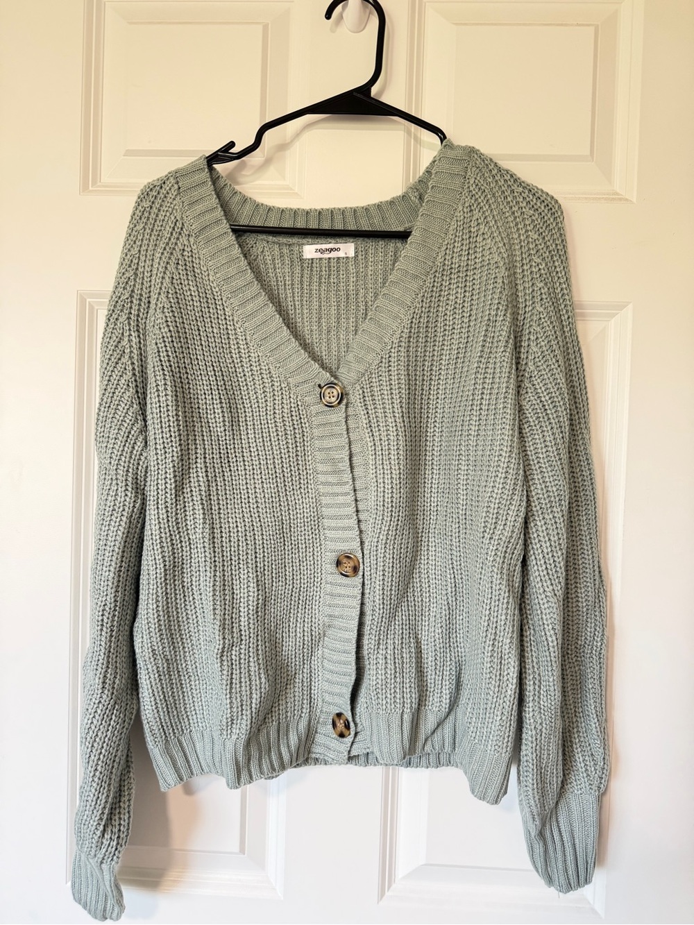 zeagoo Sage Green Chunky V-Neck Button Cardigan